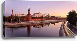 Постер Мелихов Илья Москва, Россия. Утренний вид на Кремль с Большого Каменного моста