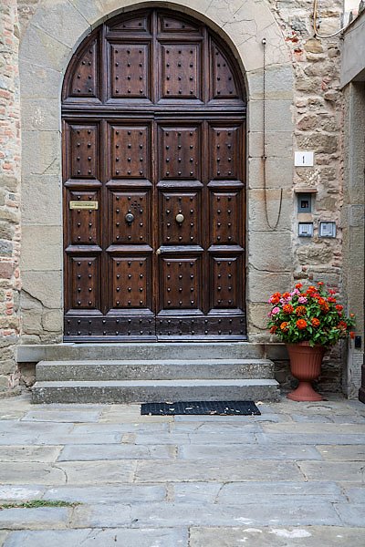 Италия, Тоскана. Кортона. Дверь