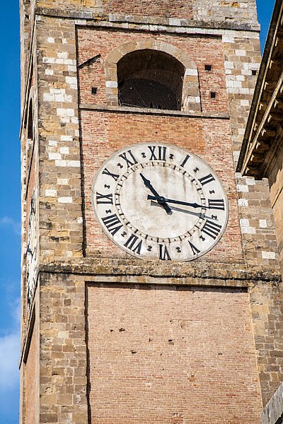 Италия, Тоскана. Колле-ди-Валь-д'Эльса №2. Городские часы