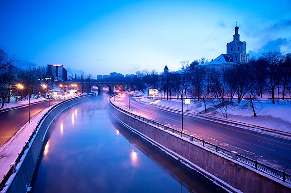 Москва. Река Яуза. Андроньевская набережная