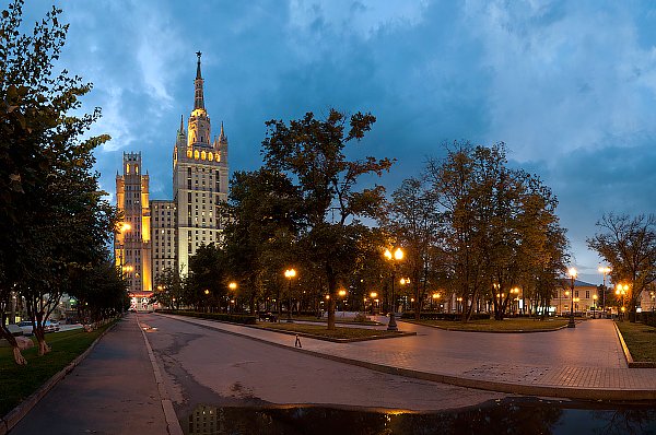 Россия, Москва. Высотка на Кудринской площади. Вечер 2