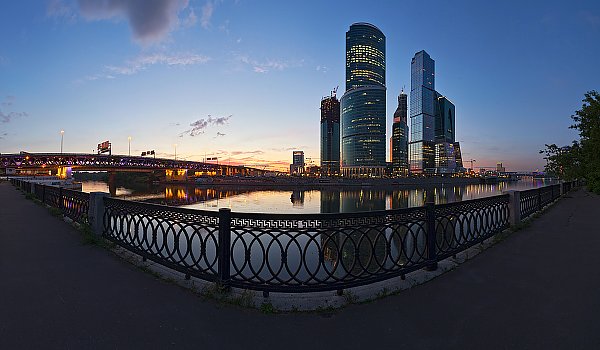 Россия. Вечер. Москва-Сити