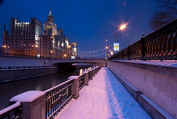 Москва. Астахов мост и Сталинская высотка