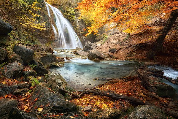 Крым. Водопад Джур-джур. Осень