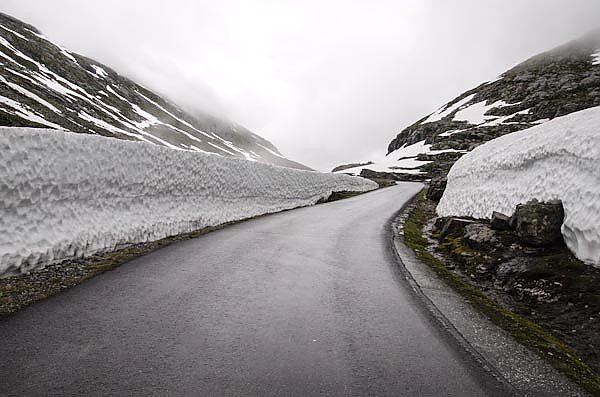 Дорога в горах Норвегии