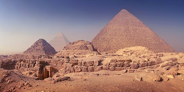 Египет. Пирамиды Гизы. Вход в гробницу. Панорама