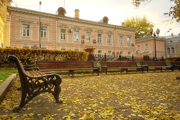 Москва. Россия. Осень на Гоголевском бульваре