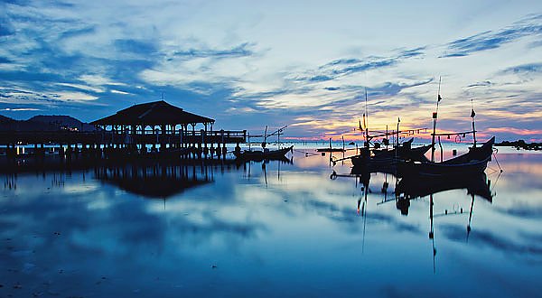 Таиланд, остров Самуи, рассвет в деревне рыбаков
