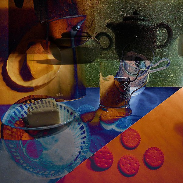 Фотонатюрморт со стаканом чая