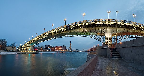 Росстя, Москва, Патриарший мост. Вечер