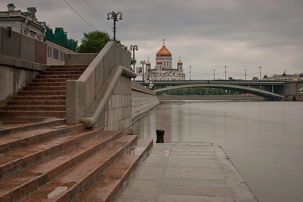 Москва. Вид на Большой Каменный мост