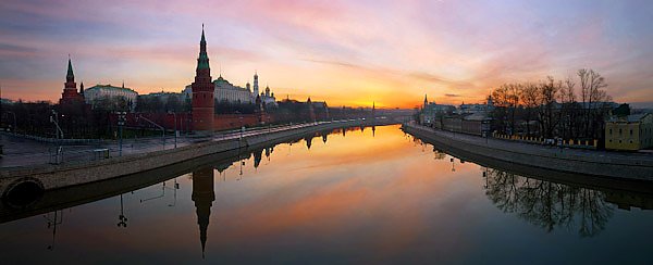 Москва, Россия. Рассвет над Кремлем