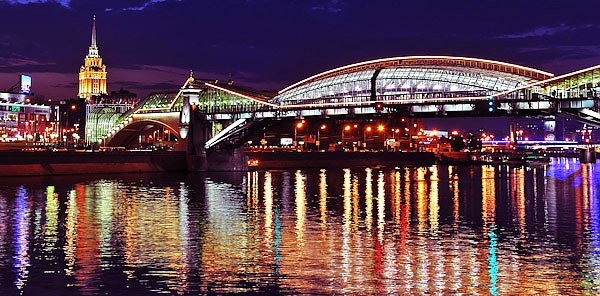 Москва, Россия. Мост Богдана Хмельницкого