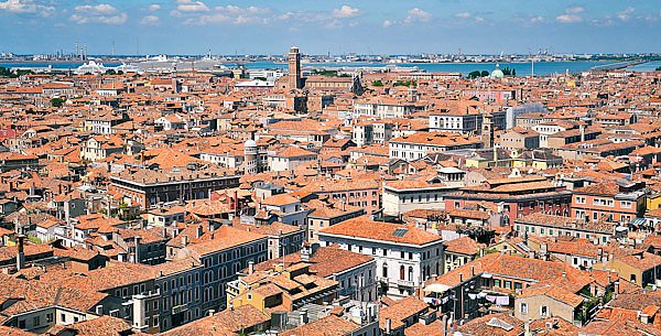 Италия. Венецианские крыши