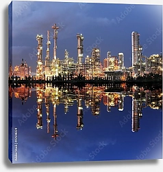Постер Нефтехимический завод ночью с отражением