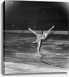 Постер French figure skater Jacqueline Du Bief making a show during the Ice Hockey World Championships, Paris, March 10, 1951