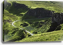 Постер Шотландия. Горный пейзаж с дорогой