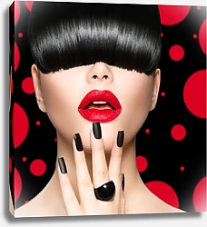 Постер Портрет девушки с модной прической, макияжем и маникюром