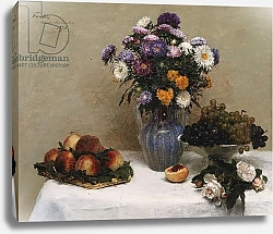 Постер Фантен-Латур Анри White Roses and Chrysanthemums in a Vase -Peaches and Grapes on a Table with a White Tablecloth; Roses blanches, Chrysanthemes dans une Vase - Peches et Raisins sur une Table a la Nappe blanche, 1876