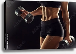 Постер Тело девушки с волнообразными мышцами от силовой тренировки