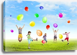 Постер Играющие дети ловят воздушные шары