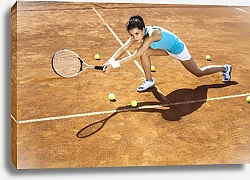 Постер Девушка играющая в теннис на корте