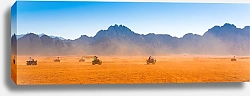 Постер Пустынная панорама с мотосафари