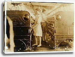 Постер Хайн Льюис (фото) Elsie and Sadie working at Yazoo City Yarn Mills, Mississippi said they were 13 years old, 1911