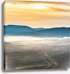 Постер Туманная дорога к горам