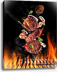 Постер Летающее сырое мясо из говядины над огнем