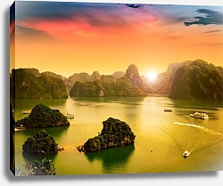 Постер Залив Халонг на закате, Вьетнам