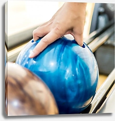 Постер Мяч для игры в боулинг