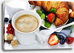 Постер Утренний кофе с круассанами и ягодами