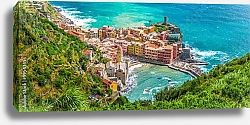 Постер Италия, Чинкве Терре. Панорамный вид с горы на Вернаццу