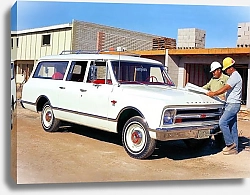 Постер Chevrolet Suburban '1967–68