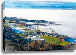 Постер Швейцария. Осенний туман в деревушке