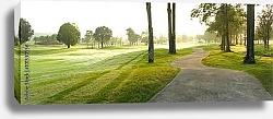 Постер Панорама с рассветом и полем для гольфа