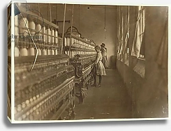 Постер Хайн Льюис (фото) Hattie Hunter, a spinner in Lancaster Cotton Mills, South Carolina where she's worked for 3 years, 1908