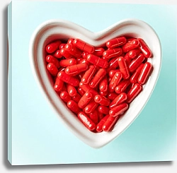 Постер Чаша из красных таблеток в форме сердца