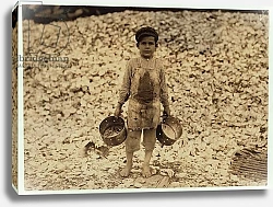 Постер Хайн Льюис (фото) 5 year old migrant shrimp-picker Manuel in front of a pile of oyster shells, working for a second year at Dunbar, Lopez, Dukate Company, Biloxi, Mississippi, 1911