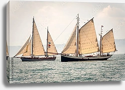 Постер Два парусника в море