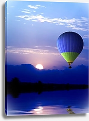 Постер Воздушный шар на фоне заката