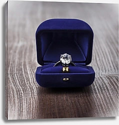 Постер Обручальное кольцо в синей коробочке