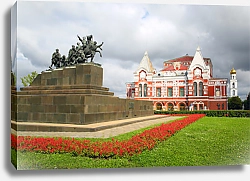 Постер Россия, Самара. Театр и памятник Чапаеву