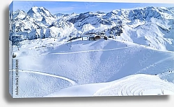 Постер Вид с альпийских вершин на склоны возле зимнего курорта Куршевель, Альпы, Франция
