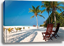 Постер Мальдивы. Пляж с креслами