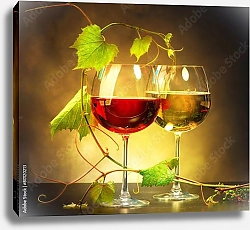 Постер Два бокала вина, украшенные виноградными лозами