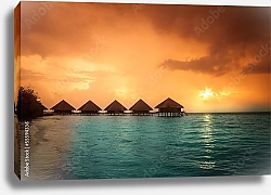 Постер Закат на Мальдивских островах, домики на воде