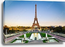 Постер Франция, Париж. Вид на Эйфелеву башню и два фонтана