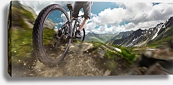 Постер На велосипеде по горам